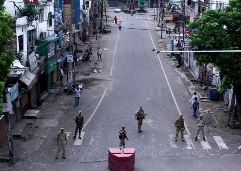 Indija ponovno uvela ograničenja kretanja u Kašmiru nakon sukoba