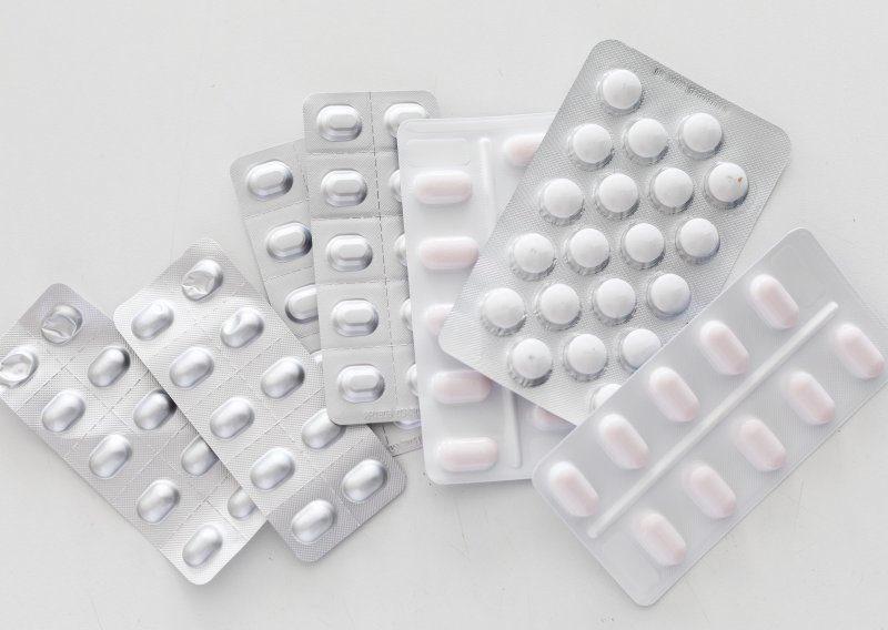 Snižene cijene 454 originalnih pakiranja lijekova s liste HZZO-a