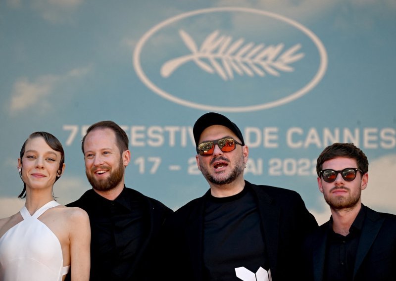 Ruski redatelj i protivnik Putinovog režima Kiril Serebrenjikov poslao snažnu antiratnu poruku u Cannesu