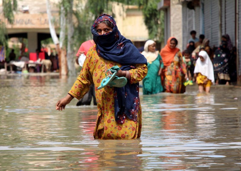 [FOTO] Više od 1000 ljudi poginulo u monsunskim poplavama u Pakistanu