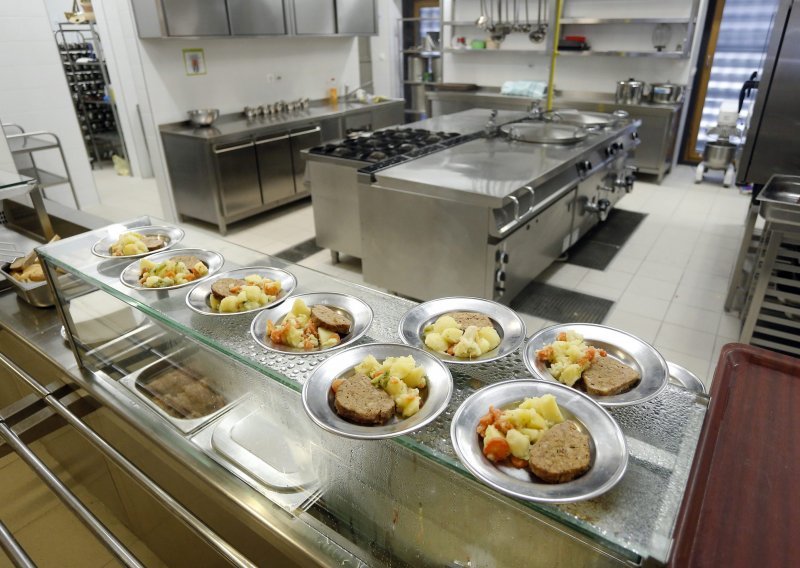 Plenković najavio: Svi osnovnoškolci će imati besplatni obrok u školama, država će pokriti troškove