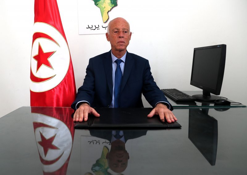 Tuniska oporba traži ostavku predsjednika nakon niske izlaznosti na izbore