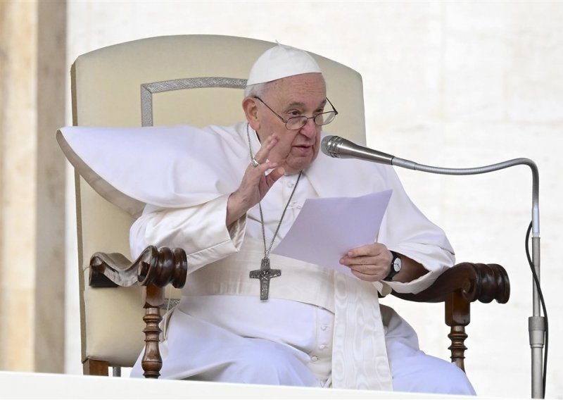 Papa Franjo: Jednake prilike za žene ključne su za bolji svijet
