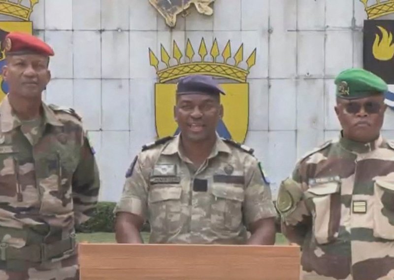 Vojska u Gabonu najavila ponovno otvaranje granica