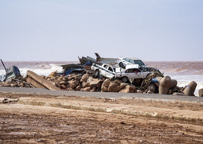 Poplave u Libiji izbrisale četvrtinu grada, strahuje se da je 10.000 ljudi nestalo