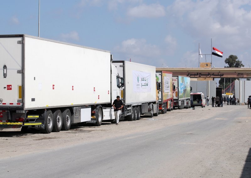 Drugi konvoj od sedamnaest kamiona pomoći upućen prema Gazi