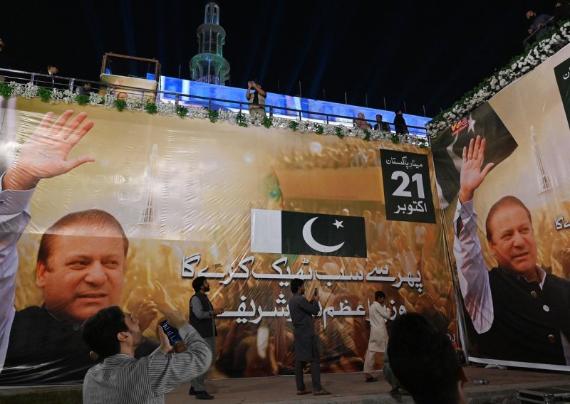 Bivši pakistanski premijer Nawaz Sharif vratio se kući iz egzila