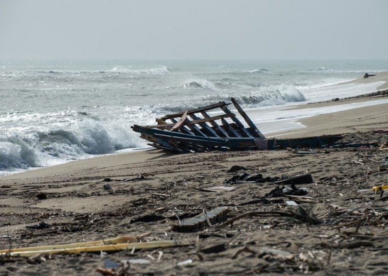 Užas na Sredozemlju: 61 osoba se utopila, uključujući žene i djecu