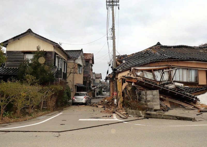 Snažan potres pogodio Japan: Stižu prva izvješća o poginulima
