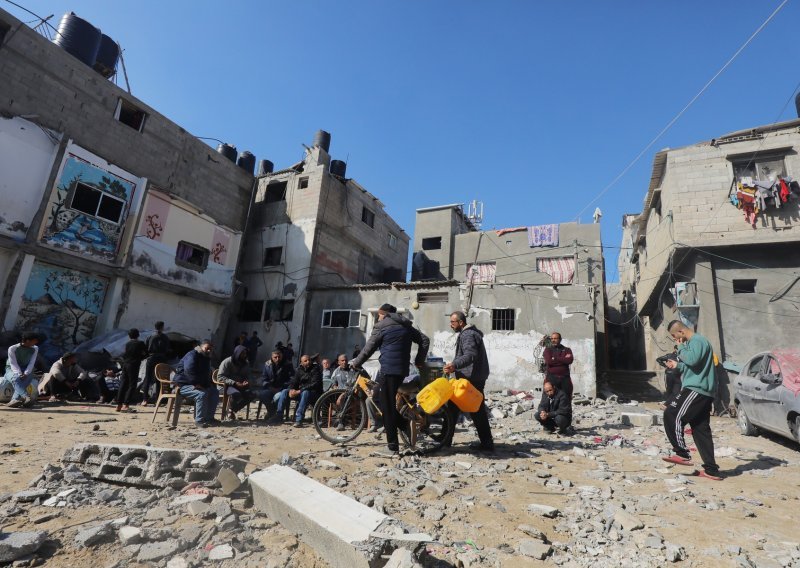 UN o Gazi: 'Odvija se javnozdravstvena katastrofa. Glad je iza ugla'