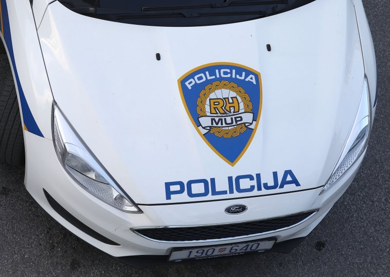 Načelnik virovitičke policije automobilom udario maloljetnika na pješačkom prijelazu