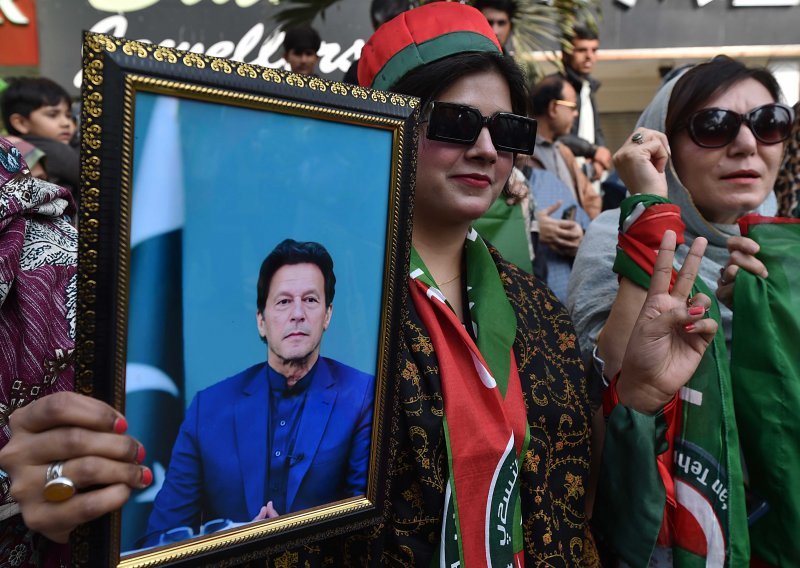 Bivši pakistanski premijer Imran Khan osuđen na 10 godina zatvora