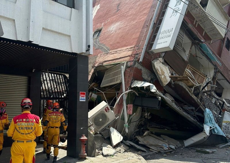 U potresu na Tajvanu više od 900 ozlijeđenih, deseci još uvijek zarobljeni pod ruševinama