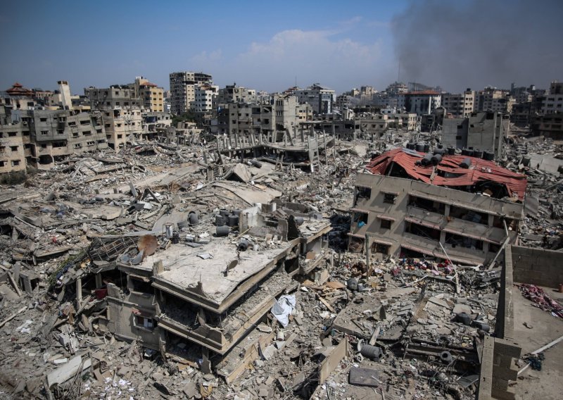 WHO: Treba hitno evakuirati pacijente iz uništene bolnice u Gazi, umrijet će