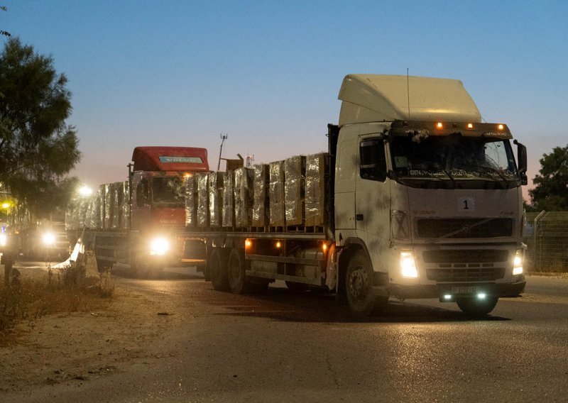 Prvi kamioni s humanitarnom pomoći ušli u Gazu preko novog prijelaza