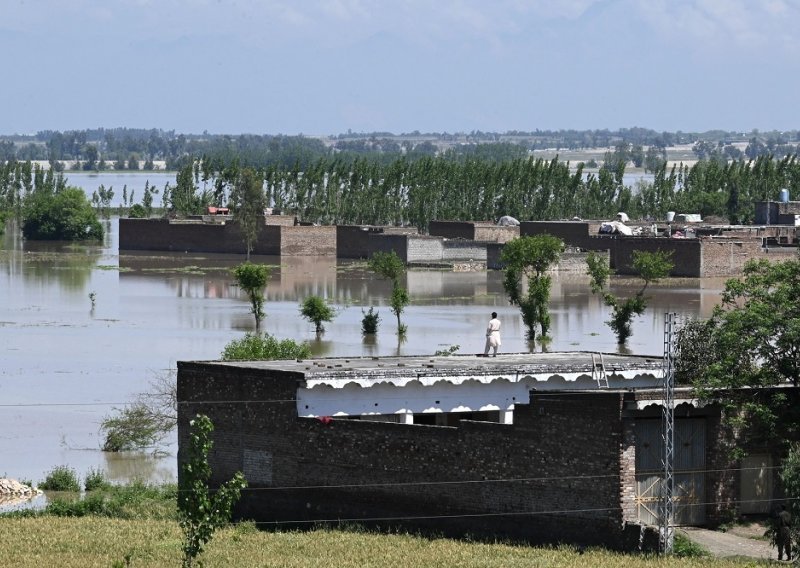 Među 10 klimatski najosjetljivijih zemalja: Zbog jakih kiša i grmljavinskih oluja u Pakistanu smrtno stradalo 50 ljudi