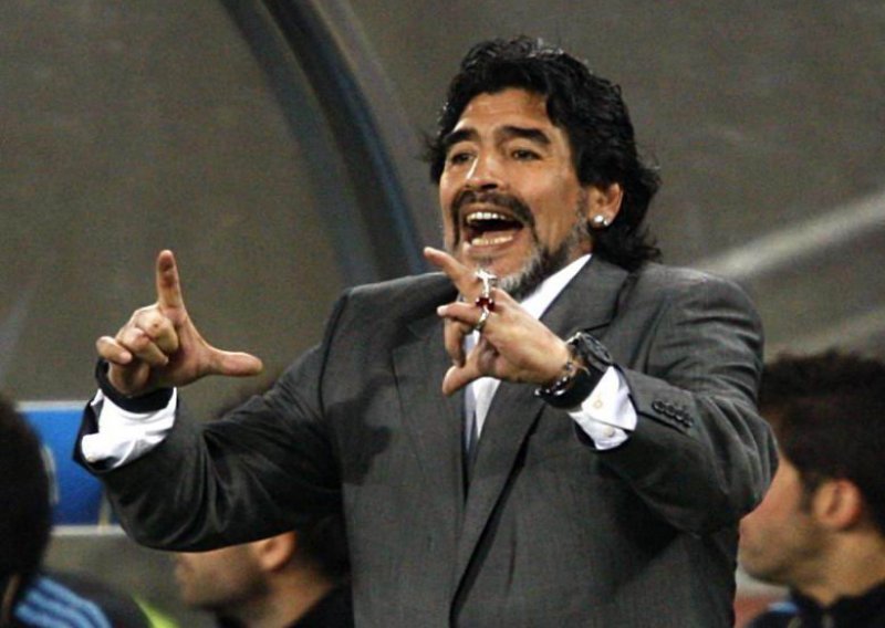 Maradona zaradio pola milijuna za bolesnu djecu