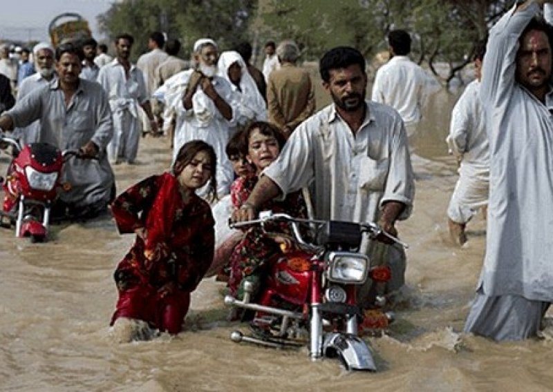 Potrebna pomoć za poplavama pogođen Pakistan