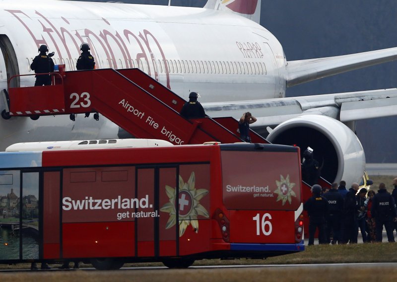 Kopilot oteo etiopski zrakoplov, traži azil u Švicarskoj