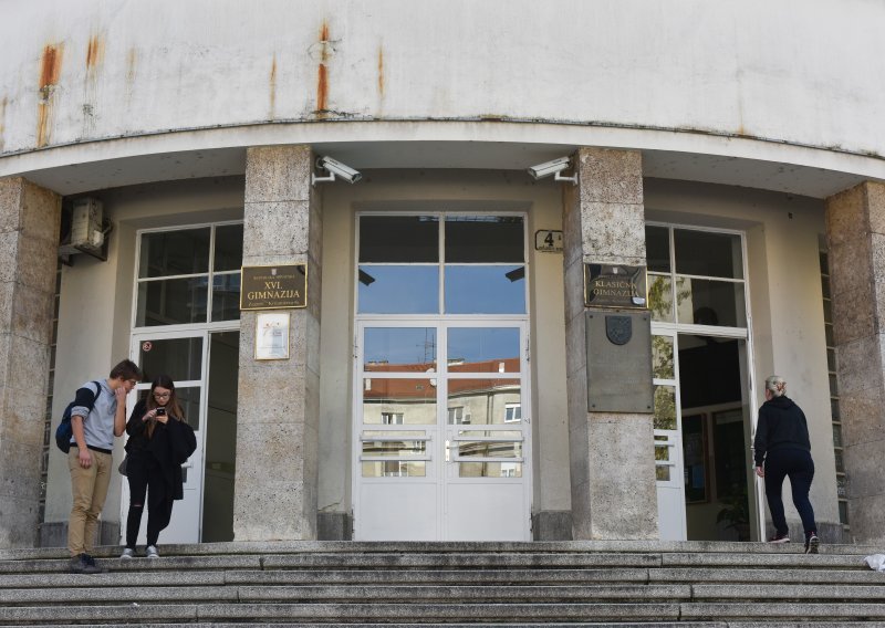 Nedostižni maturalac: Gimnazijalci prikupljaju novac za učenike koji si ne mogu priuštiti Grčku