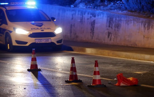 U teškoj prometnoj nesreći kod Rakovice poginuo vozač